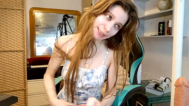 Snapshot of Miaelis chatting on 04/24/26, 04:09 Miaelis online show from 04/24/26, 04:09