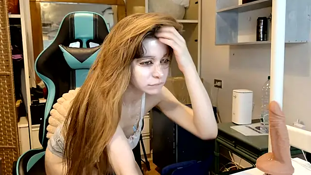 Snapshot of Miaelis chatting on 06/22/26, 09:01 Miaelis online show from 06/22/26, 09:01