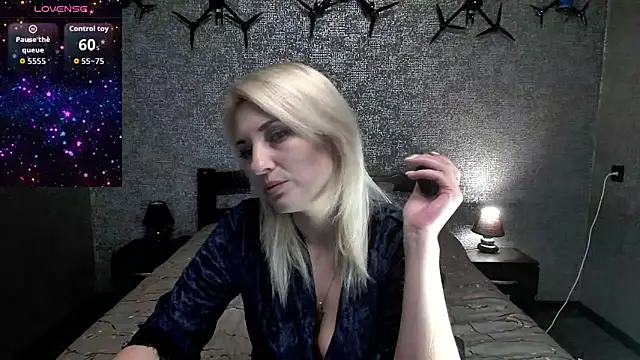 Snapshot of annagreeneyess chatting on 10/17/25, 12:08 annagreeneyess online show from 10/17/25, 12:08