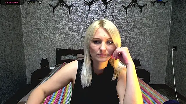 Snapshot of annagreeneyess chatting on 05/24/26, 11:04 annagreeneyess online show from 05/24/26, 11:04