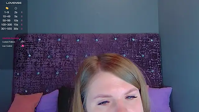 Snapshot of NoraBigAss chatting on 12/22/24, 11:31 NoraBigAss online show from 12/22/24, 11:31