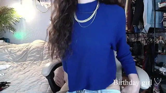 NicoleCortez online show from 12/01/25, 10:37