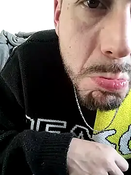 LoGaNfree88 online show from 02/05/25, 01:44