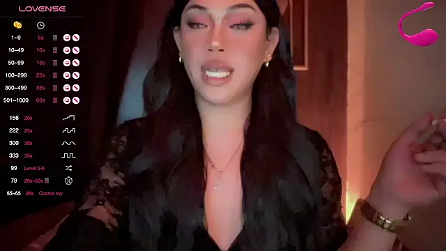 Snapshot of madam_agnes1 chatting on 10/22/25, 12:00 madam agnes1 online show from 10/22/25, 12:00