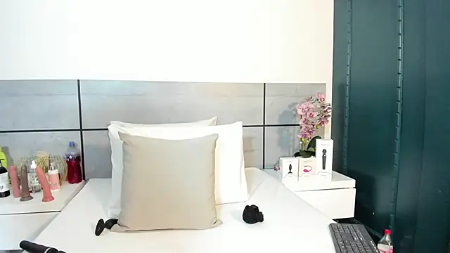 EmmaSmith2 online show from 01/08/26, 02:14