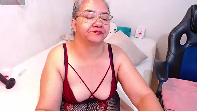 scaelettdubois online show from 01/27/25, 02:42