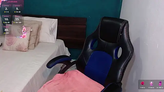 scaelettdubois online show from 11/23/25, 11:26