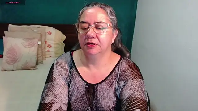scaelettdubois online show from 06/22/26, 07:38
