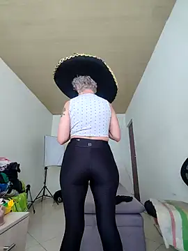 Snapshot of sexymarilyncolombia chatting on 01/16/25, 01:04 sexymarilyncolombia online show from 01/16/25, 01:04