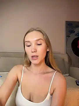 Snapshot of MariaTull chatting on 11/05/25, 06:52 MariaTull online show from 11/05/25, 06:52