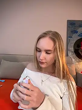 Snapshot of MariaTull chatting on 02/19/26, 08:27 MariaTull online show from 02/19/26, 08:27