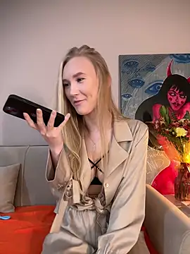 Snapshot of MariaTull chatting on 02/22/26, 07:56 MariaTull online show from 02/22/26, 07:56