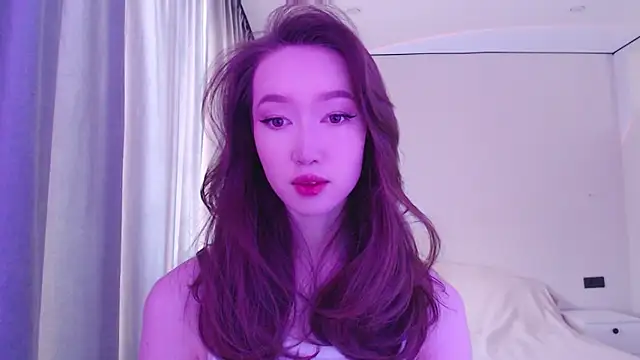 Snapshot of _luna_022 chatting on 12/21/24, 04:19 luna 022 online show from 12/21/24, 04:19