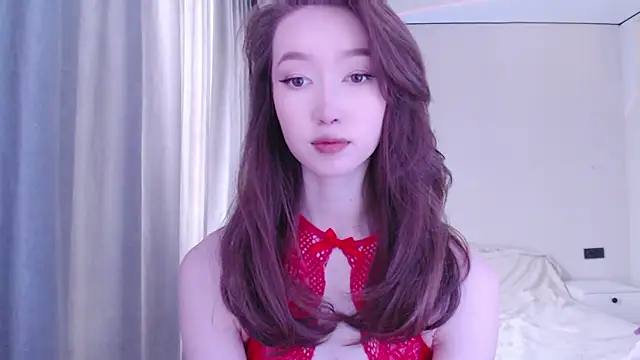 Snapshot of _luna_022 chatting on 12/21/24, 08:28 luna 022 online show from 12/21/24, 08:28