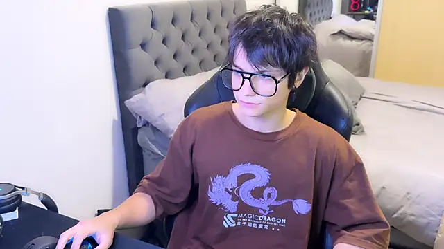 SasukeUhchiaa online show from 03/11/25, 12:33