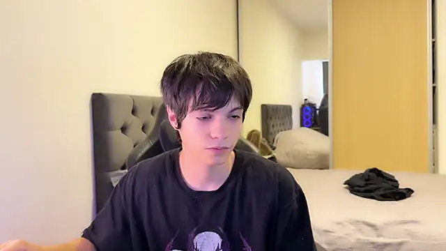 SasukeUhchiaa online show from 03/19/25, 09:37