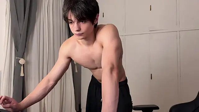 SasukeUhchiaa online show from 04/02/26, 10:40