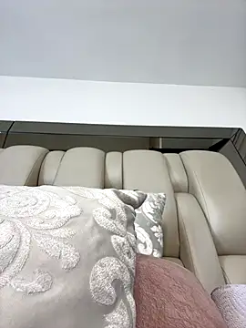 ALISSON FOXXX1 online show from 12/17/25, 12:55