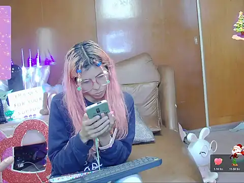 Skinygirl online show from 10/19/25, 02:01