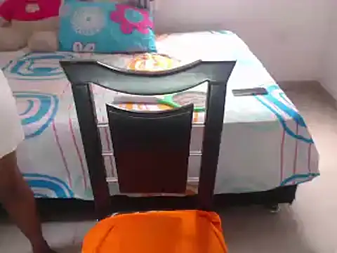 Snapshot of agatfox chatting on 12/13/24, 03:43 agatfox online show from 12/13/24, 03:43