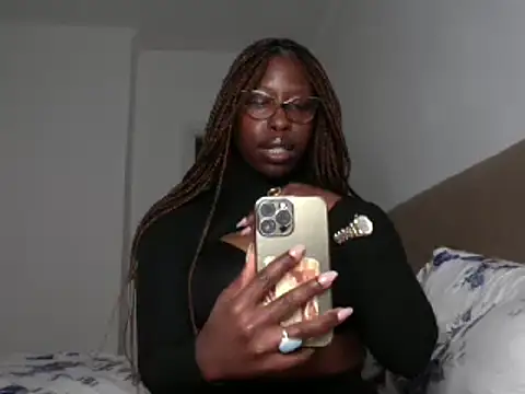 MadamIndigo online show from 02/07/25, 07:38