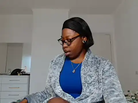 MadamIndigo online show from 12/18/25, 02:01