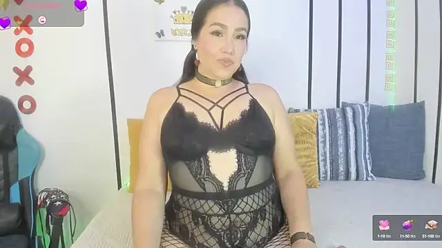 Snapshot of yelenaowens chatting on 10/01/25, 01:33 yelenaowens online show from 10/01/25, 01:33