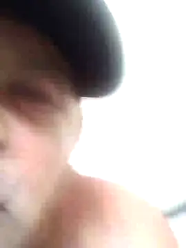 Snapshot of Peludo173317 chatting on 12/26/24, 01:32 Peludo173317 online show from 12/26/24, 01:32