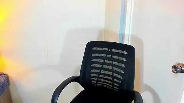 FuckDollNicky online show from 12/18/25, 02:45