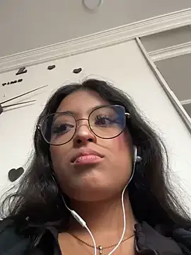 vaness weet online show from 03/07/25, 08:11