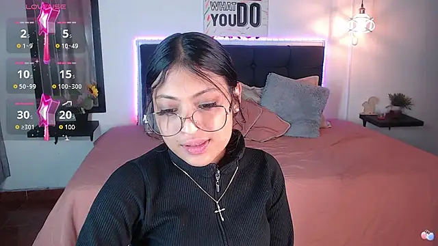 vaness weet online show from 03/22/25, 04:15