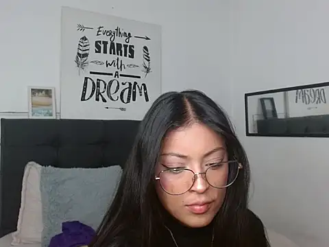 vaness weet online show from 10/04/25, 08:07