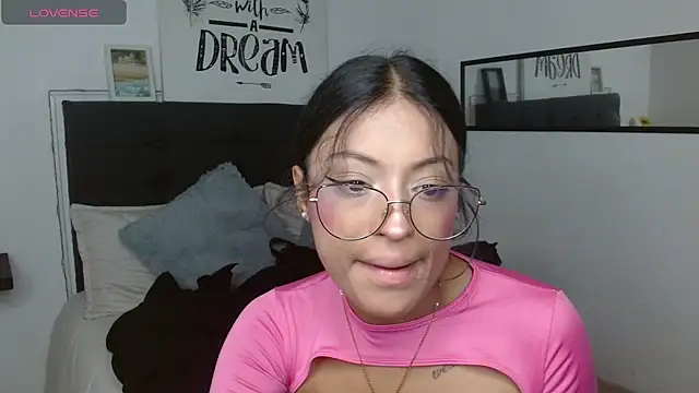 vaness weet online show from 10/07/25, 08:06