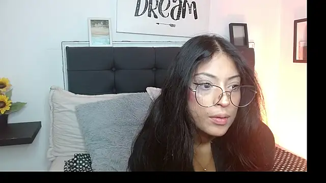 vaness weet online show from 10/19/25, 08:09