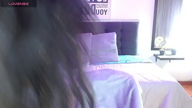 vaness weet online show from 10/26/25, 07:53