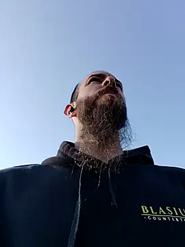 Snapshot of JohnnyFaster chatting on 09/27/25, 01:05 JohnnyFaster online show from 09/27/25, 01:05