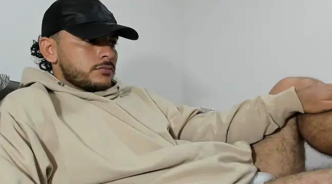 tuyo1995 online show from 12/16/24, 06:32