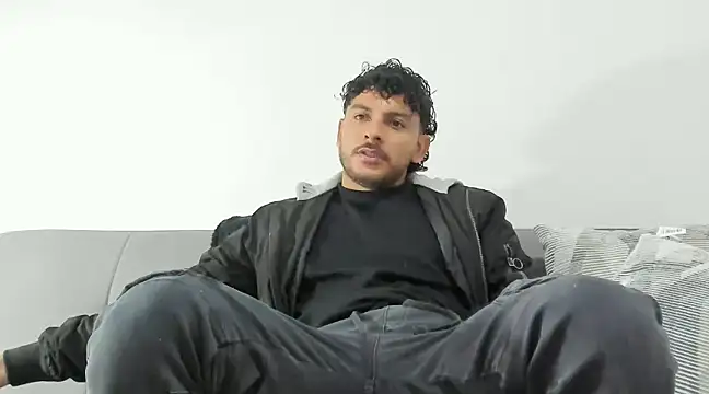 tuyo1995 online show from 12/16/24, 11:39