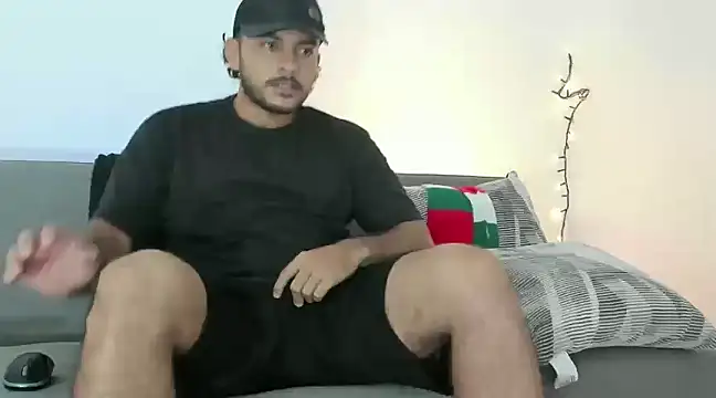 tuyo1995 online show from 12/28/24, 07:22