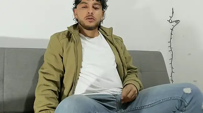 tuyo1995 online show from 01/25/25, 11:43