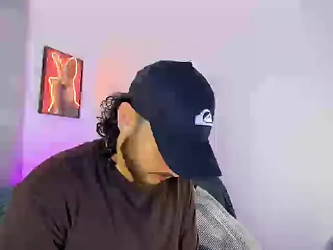 tuyo1995 online show from 11/11/25, 02:44