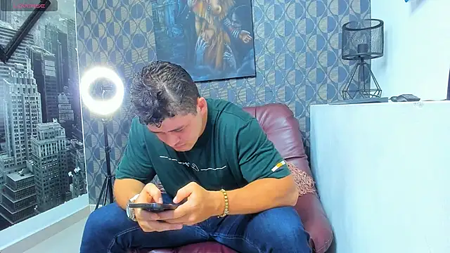 Leonsmoron online show from 12/21/25, 10:50