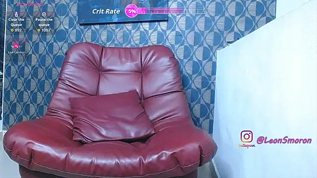 Snapshot of Leonsmoron chatting on 06/20/26, 11:29 Leonsmoron online show from 06/20/26, 11:29