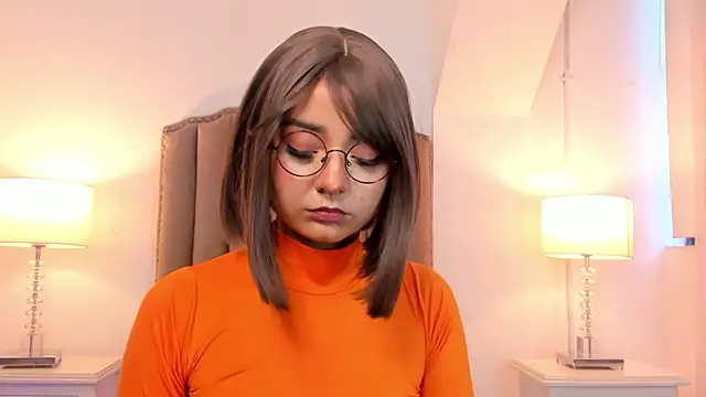 Emma Torres   online show from 02/24/25, 12:05