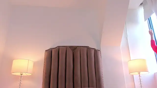 Emma Torres   online show from 03/16/25, 12:33