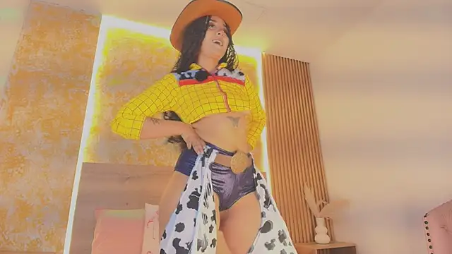 Emma Torres   online show from 09/21/25, 11:23