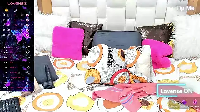 BellaKarla online show from 12/05/24, 12:19