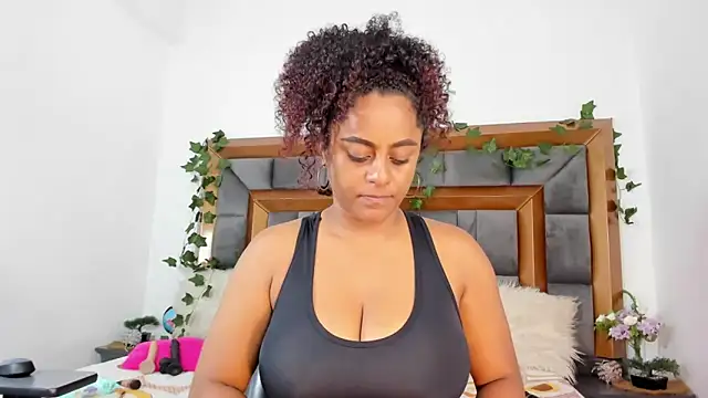 BellaKarla online show from 03/11/25, 11:04