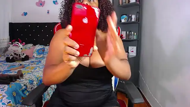BellaKarla online show from 05/15/26, 11:01