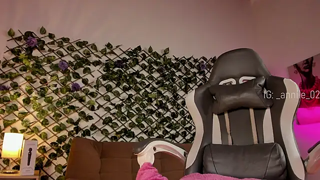 annie barozzi online show from 02/10/25, 04:58